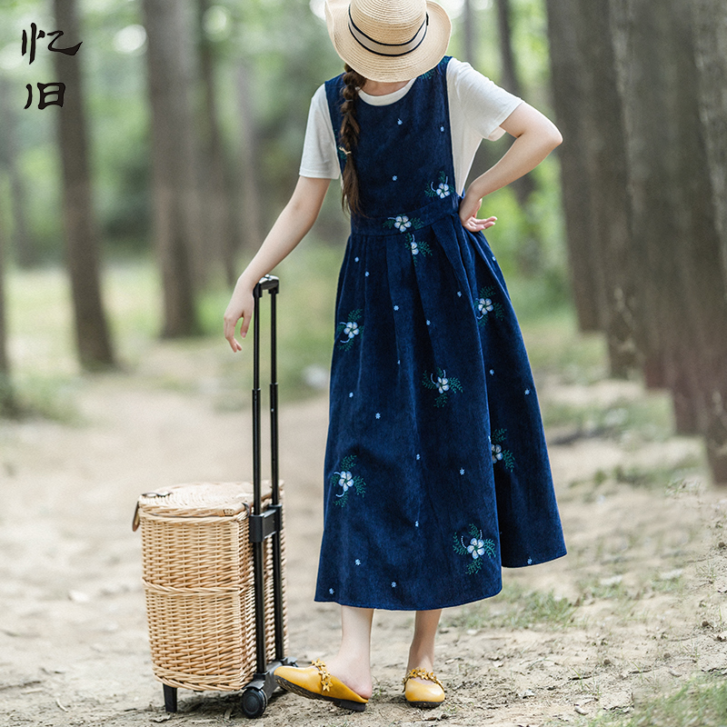 灯芯绒绣花连衣裙女夏薄款背心裙