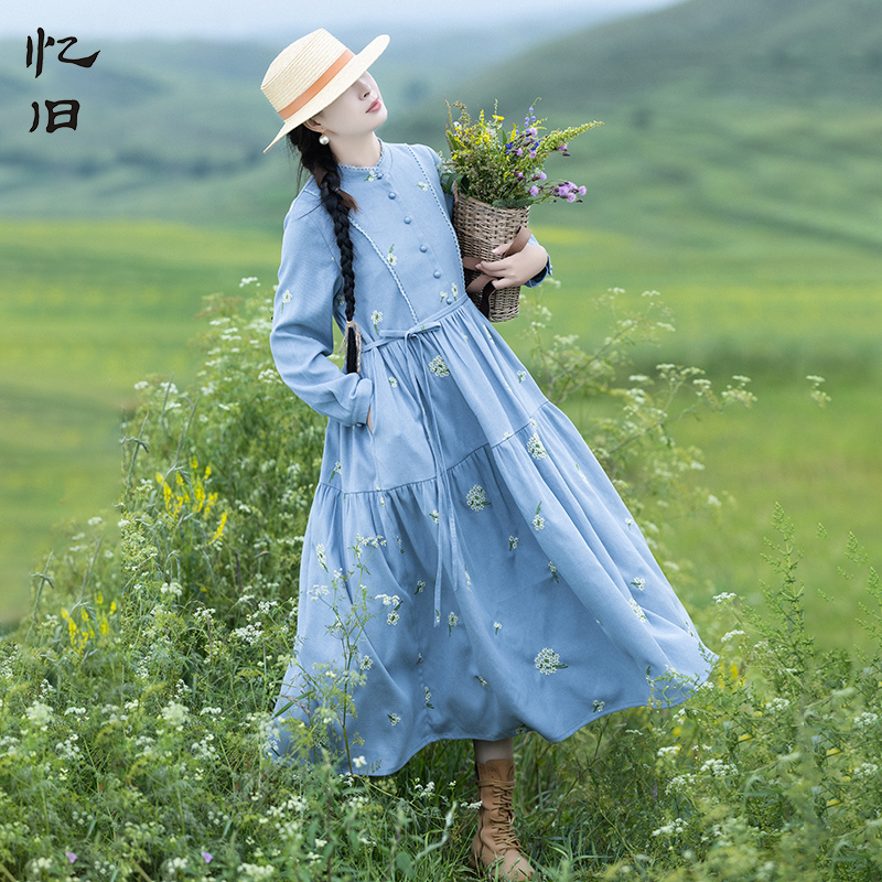 忆旧高腰绣花连衣裙女2025秋季