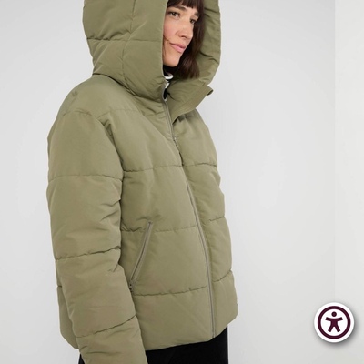 童趣德单b 179欧 女生秋冬 厚款短款 面包简约棉服 大衣