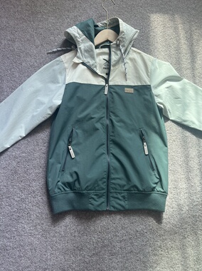 欧单irie 女生春秋款 薄款速干面料拼色 清爽连帽夹克