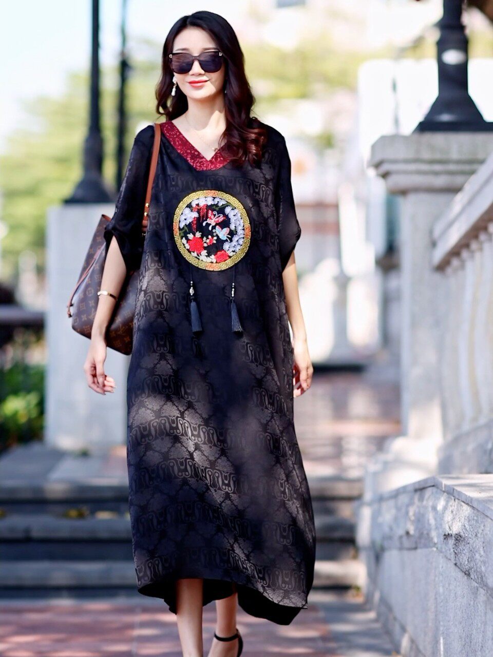 十地女装2022春夏新款大码中袖真丝复古民族风连衣裙宽松显瘦长裙