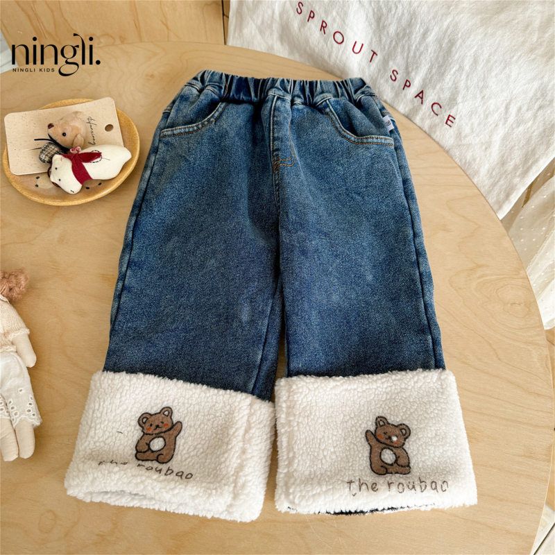 柠里女童冬季幼儿园宝宝加绒裤新款卡通刺绣卷边一体绒休闲牛仔裤