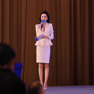 套装 场合主持人职业半身裙女白色西装 裙气质工作服高级感 正式 夏季