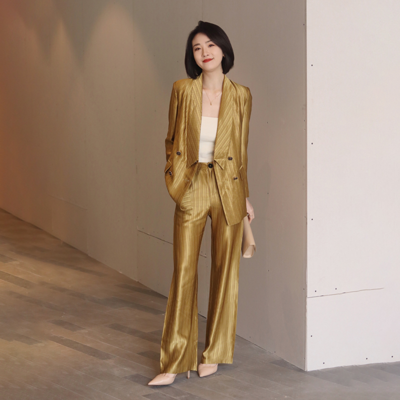 ol通勤轻熟风气质设计师款女装小众醋酸高端西装两件套装高级感夏
