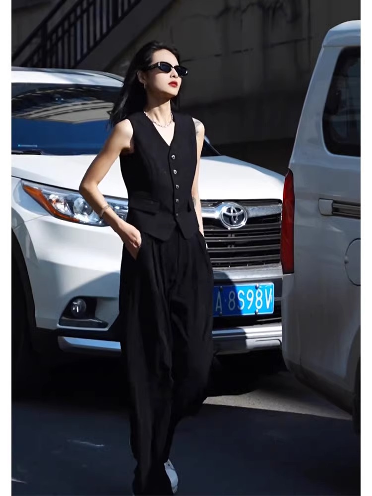 炸街减龄洋气时尚套装女2025新款夏款搭配一整套马甲阔腿裤两件套