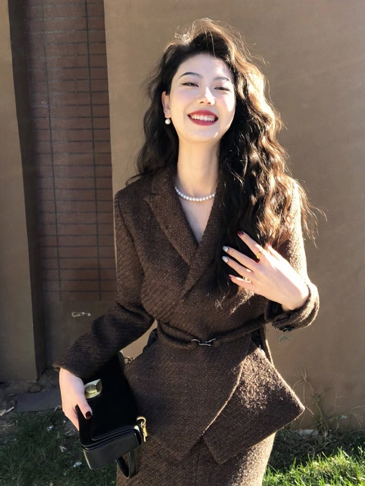 气质毛呢西装秋季2025新款女装套装长裙爆款西服外套配裙子两件套