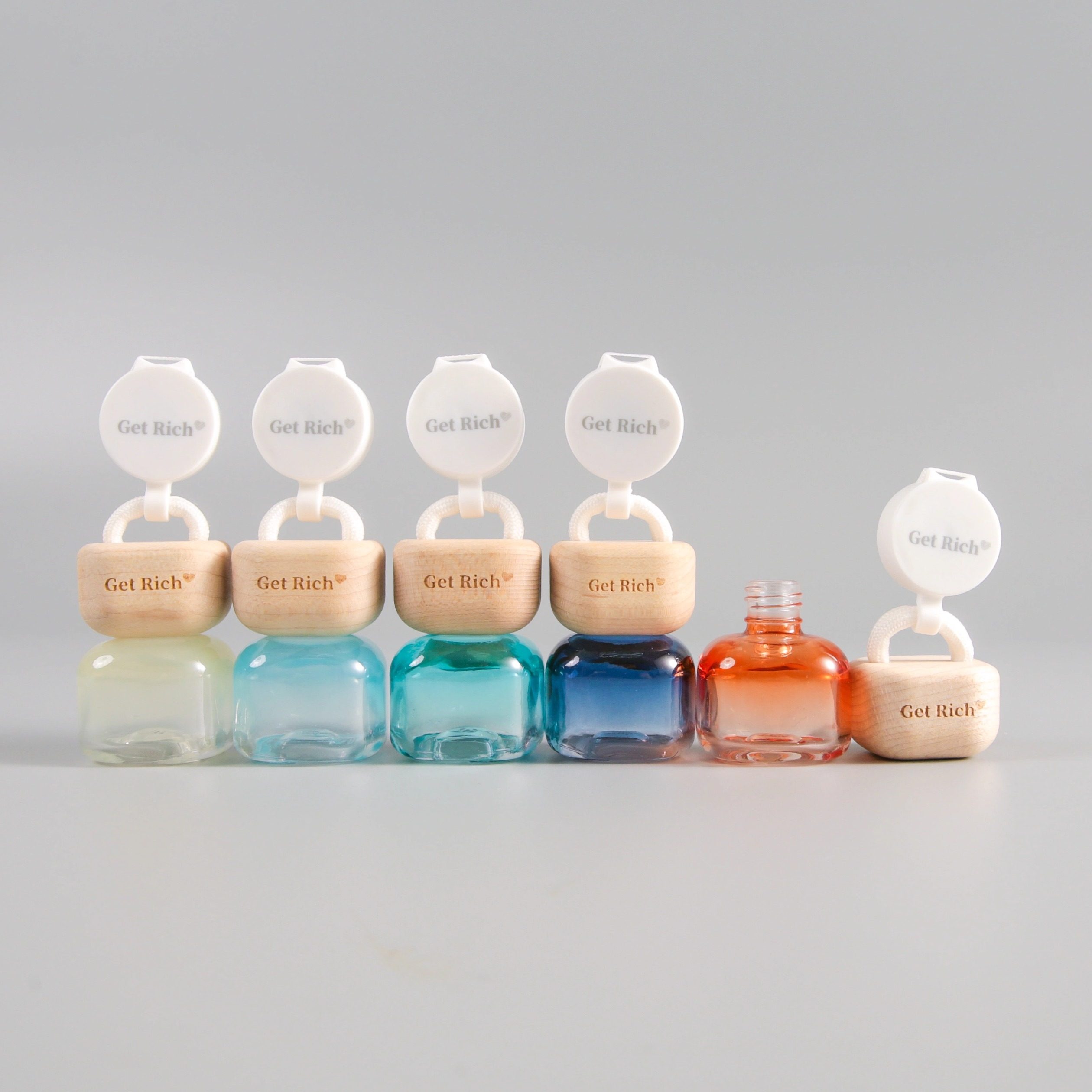 车载香水瓶空瓶自装香水挂件香薰空瓶车内饰品创意汽车香水空瓶子