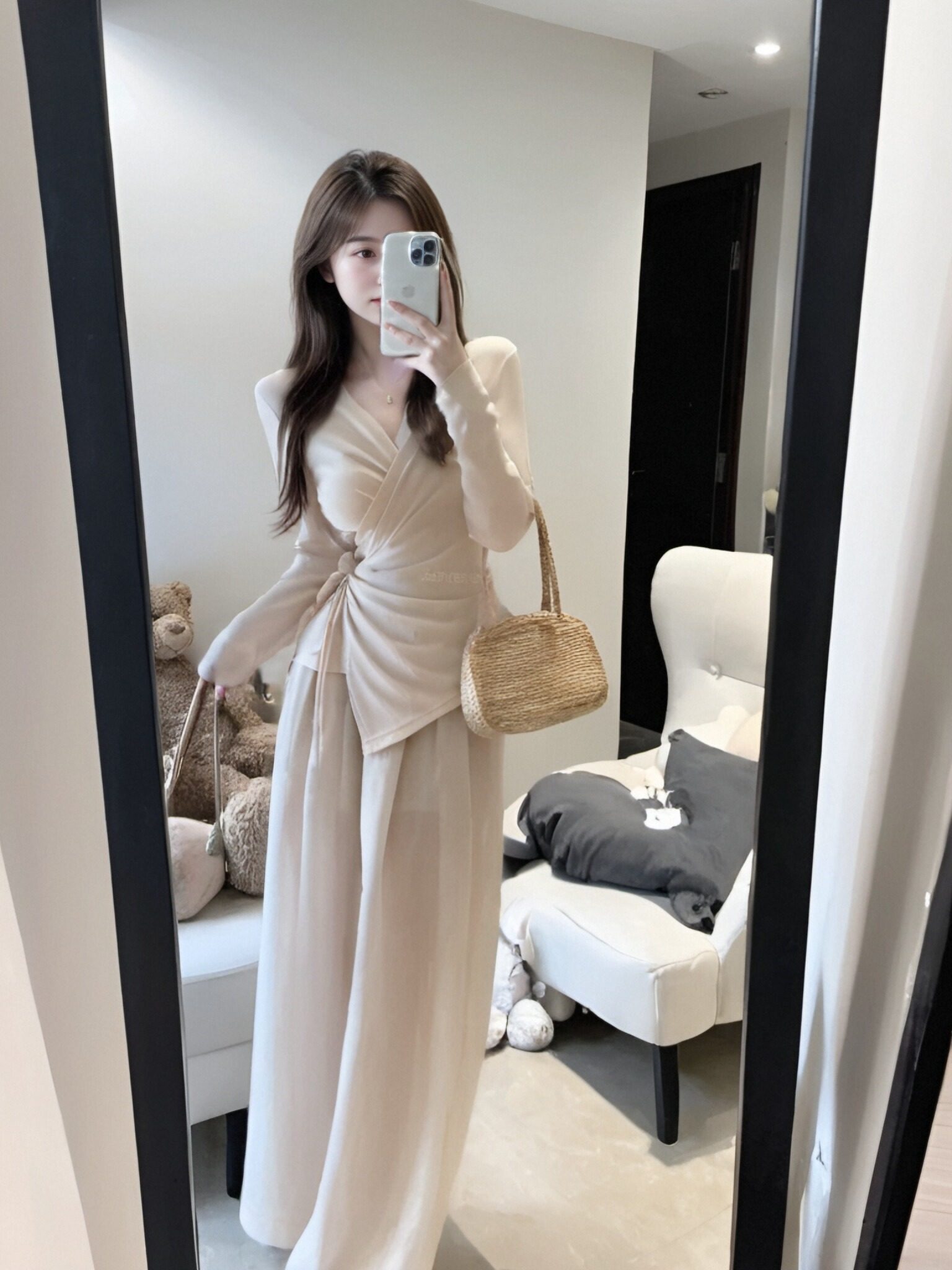 春装茶系一整套气质交叉绑带上衣女装高腰阔腿裤甜辣风两件套装女