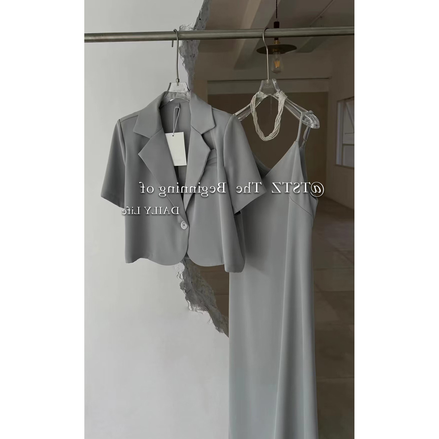 韩版短袖西装外套女夏季设计感小众西服吊带连衣裙两件套女ins潮