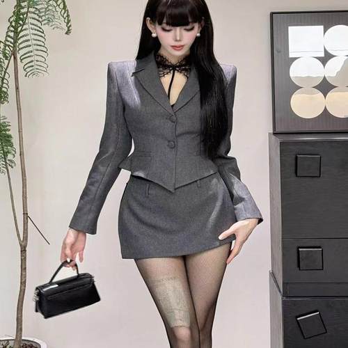 辣妹不规则修身西装短外套报上去