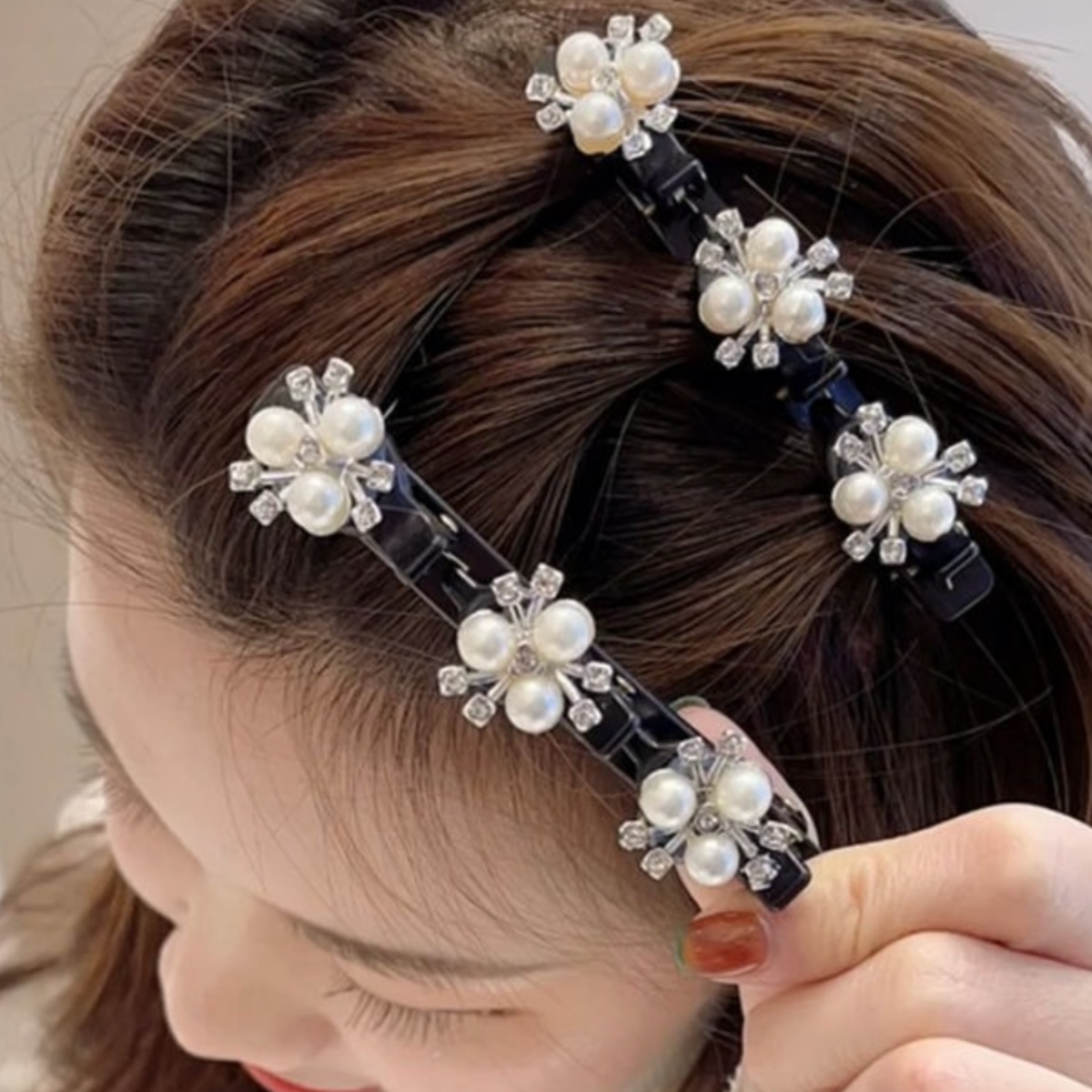 2024年网红新款珍珠水钻懒人编发神器洋气碎发发夹刘海夹侧边发卡 - 封面