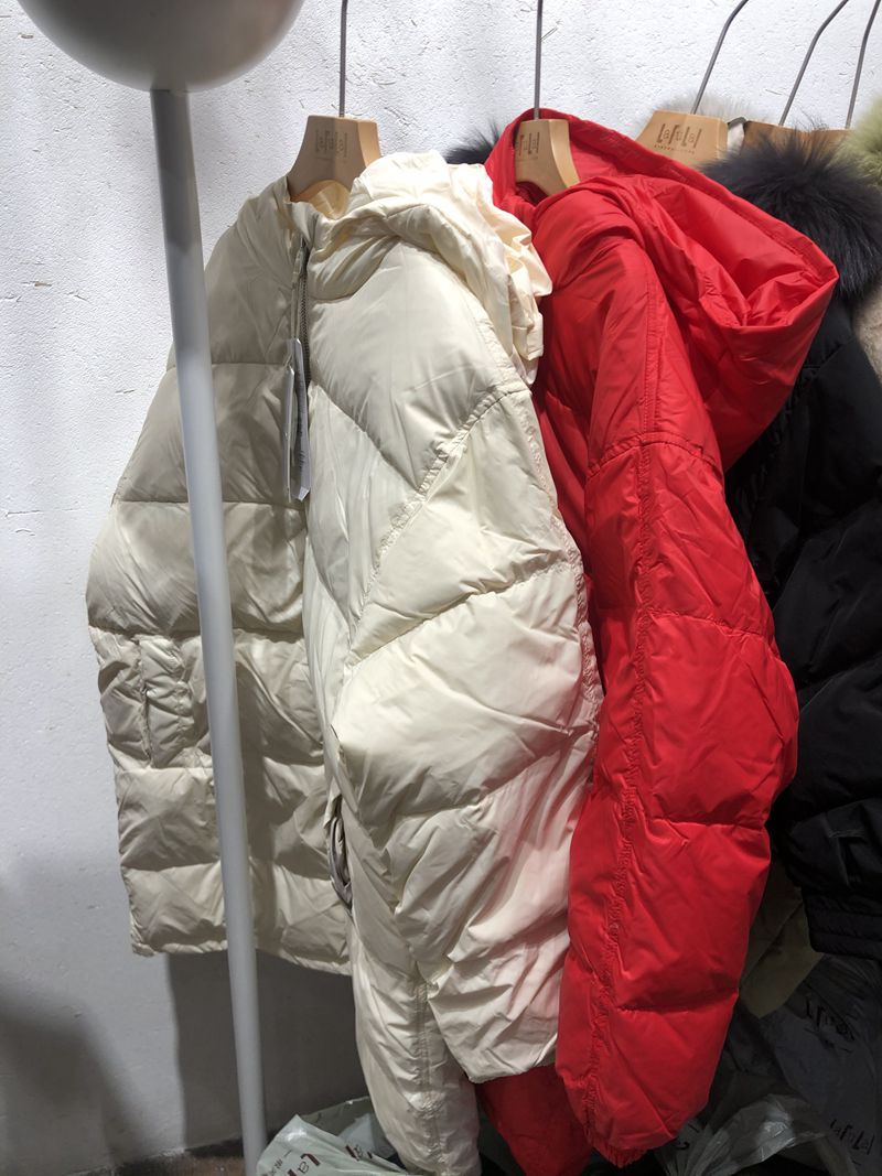 啦芙莱连帽秋冬中长款羽绒服童装