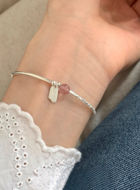 S925纯银LUCKY字母方牌天然草莓晶手链弯管碎银子手环轻奢感手饰