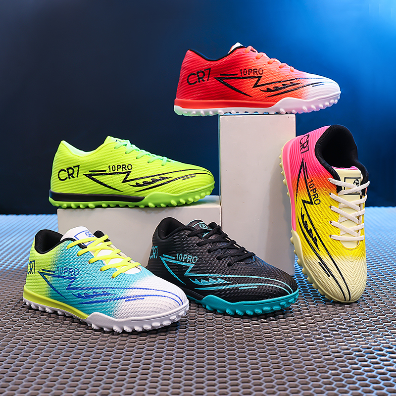 新款CR7革面学生儿童碎钉足球鞋