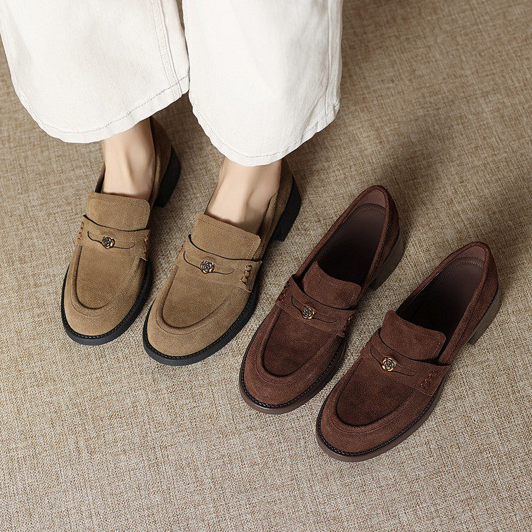 圆头粗跟橡胶胶粘工艺头层猪皮深口单鞋,女鞋,深口单鞋,淘宝优惠券,粉丝福利购,淘宝优惠卷