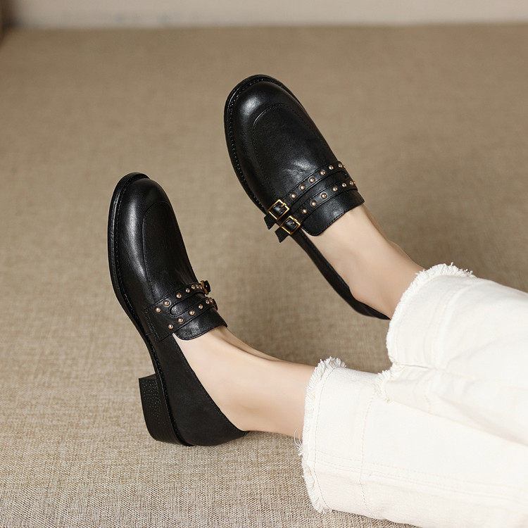 圆头方跟橡胶胶粘工艺头层猪皮深口单鞋,女鞋,深口单鞋,淘宝优惠券,粉丝福利购,淘宝优惠卷