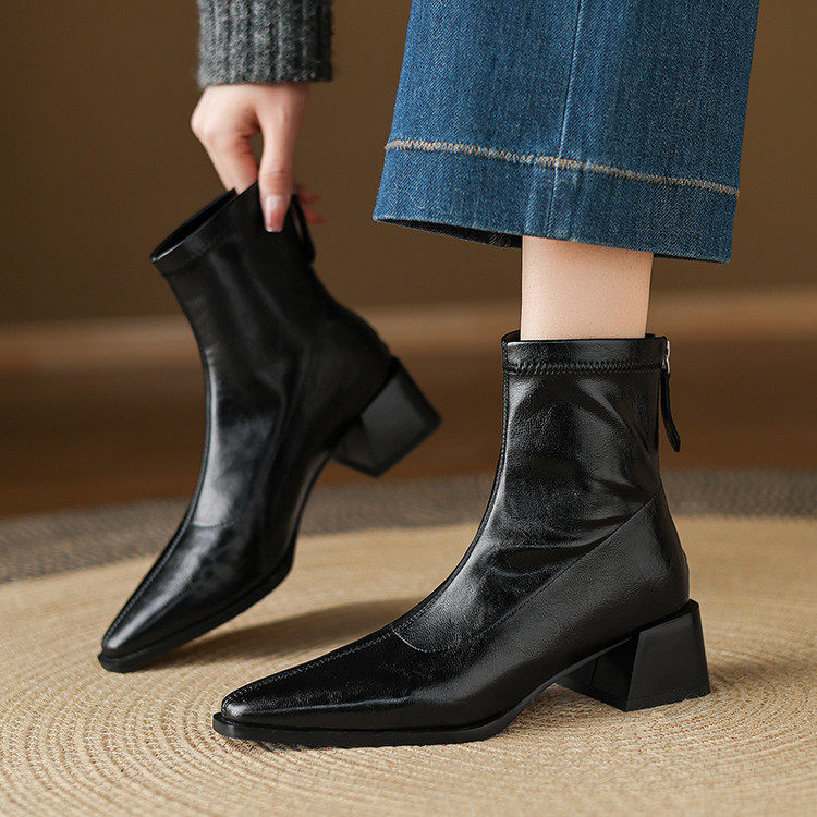 方头粗跟橡胶胶粘工艺冬季时装靴