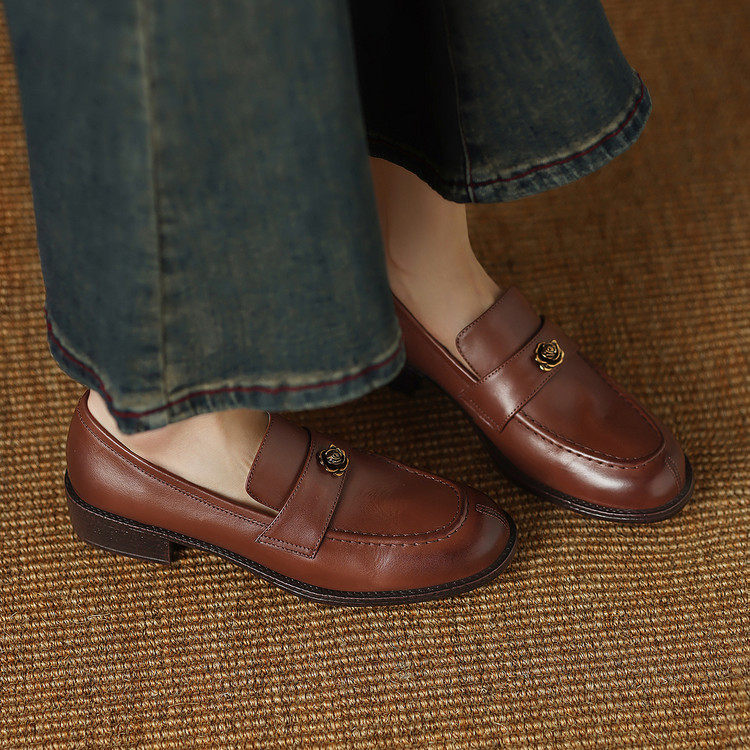 圆头方跟橡胶胶粘工艺头层猪皮深口单鞋,女鞋,深口单鞋,淘宝优惠券,粉丝福利购,淘宝优惠卷