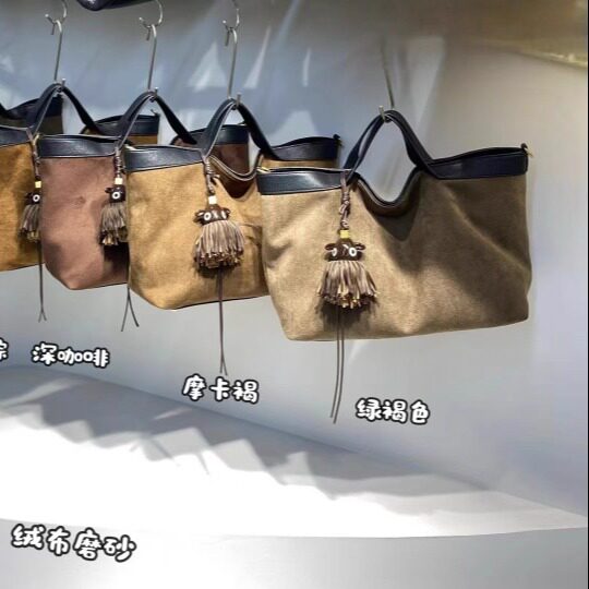 新秋冬款复古磨砂皮撞色通勤休闲手提包女包时尚百搭挂饰托特包