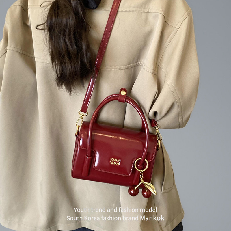 Mankok高级感手拎包包女红色新娘结婚包单肩包通勤百搭斜挎小方包