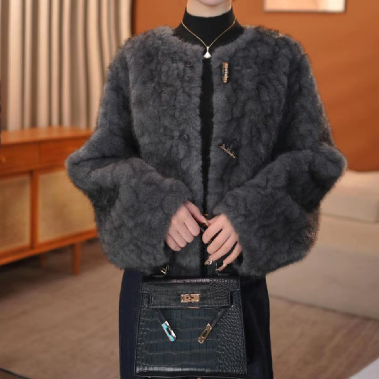 2026秋冬保暖灰色短款毛毛外套女仿皮草气质精致绒感外套毛绒大衣,女装/女士精品,皮草,淘宝优惠券,粉丝福利购,淘宝优惠卷