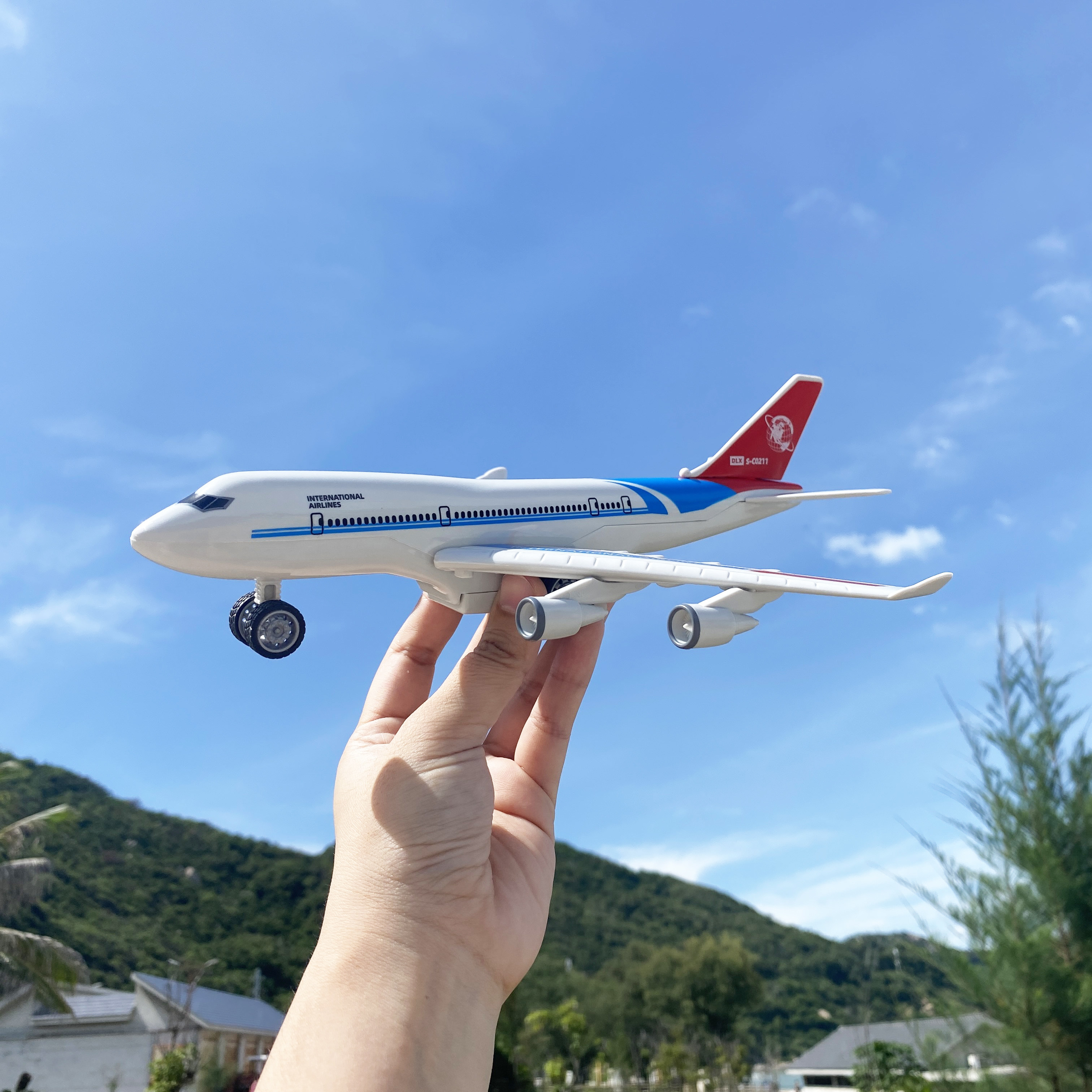 德立信儿童仿真飞机超音速客机玩具模型惯性航模耐摔客机男孩早教