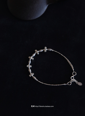 手工制作完成简约细手链