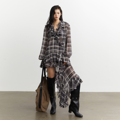 JNYLON-25AW游牧风松弛感荷叶边不对称雪纺格子衬衫连衣裙