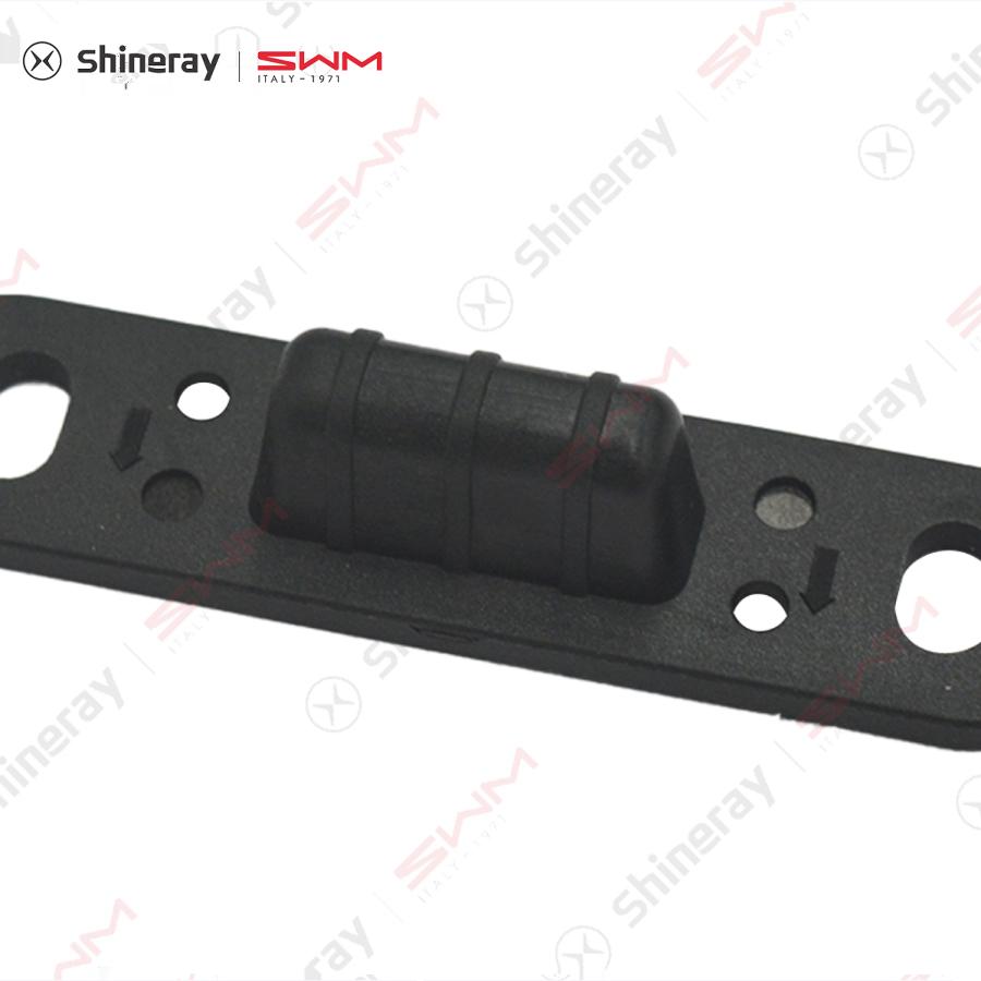 重庆鑫源汽车SRM汽车E3E3L EV前门限位器背门限位座侧滑限位挂钩