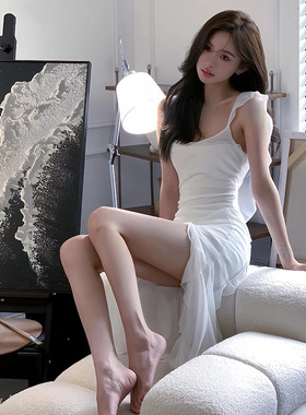 富家千金白色纯欲吊带连衣裙女荷叶边设计感收腰显瘦包臀裙TZ4187