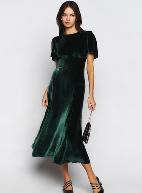 法式小众设计感圆领绿色短袖丝绒修身气质时尚优雅连衣裙长裙女