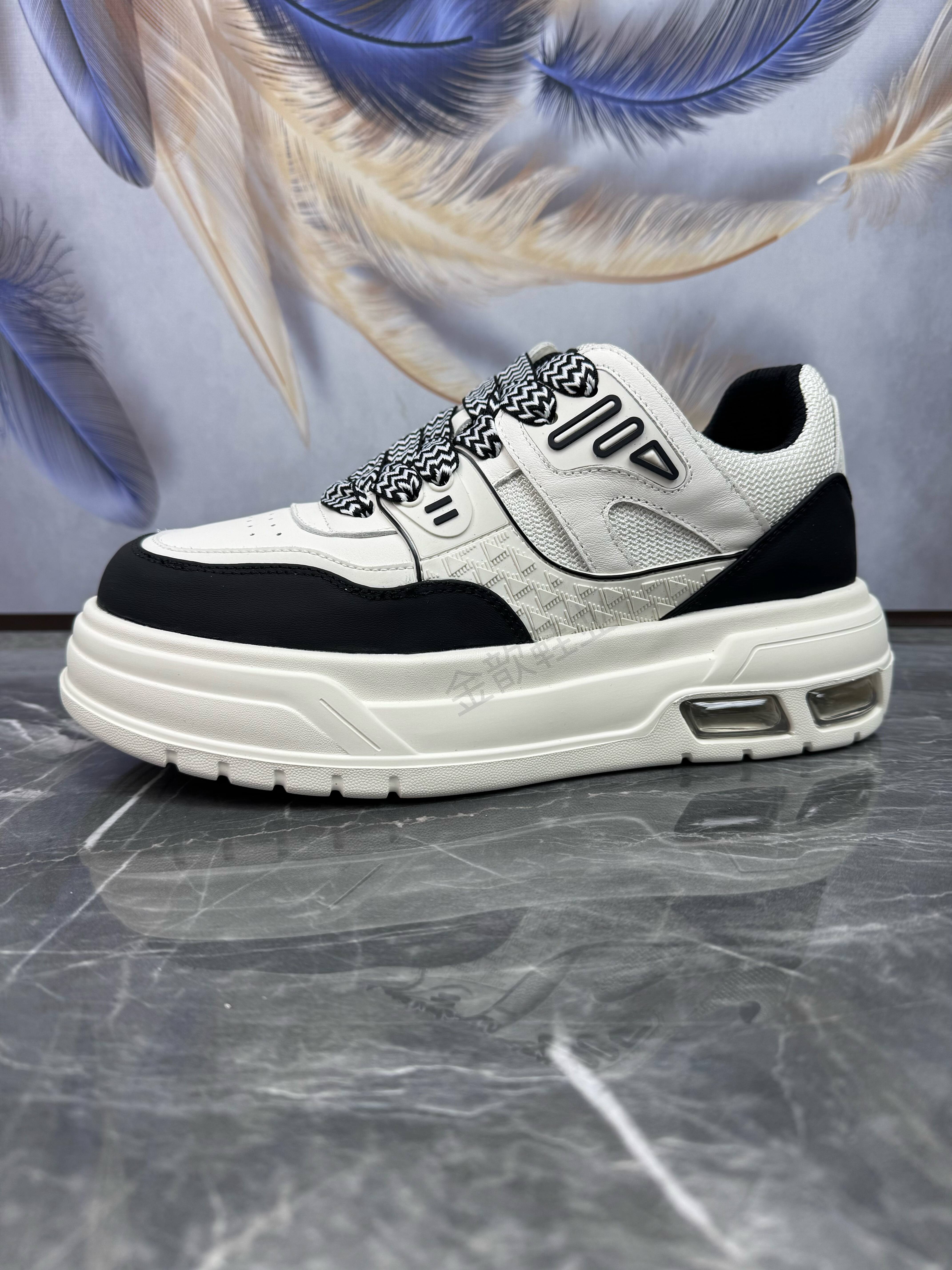 男鞋2026春季新款头层牛皮轻便软底气垫真皮透气百搭运动休闲板鞋