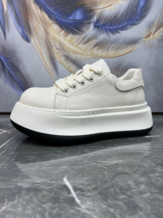 头层牛皮轻便软厚底增高百搭纯色真皮潮流休闲鞋 新款 2025秋季 男鞋