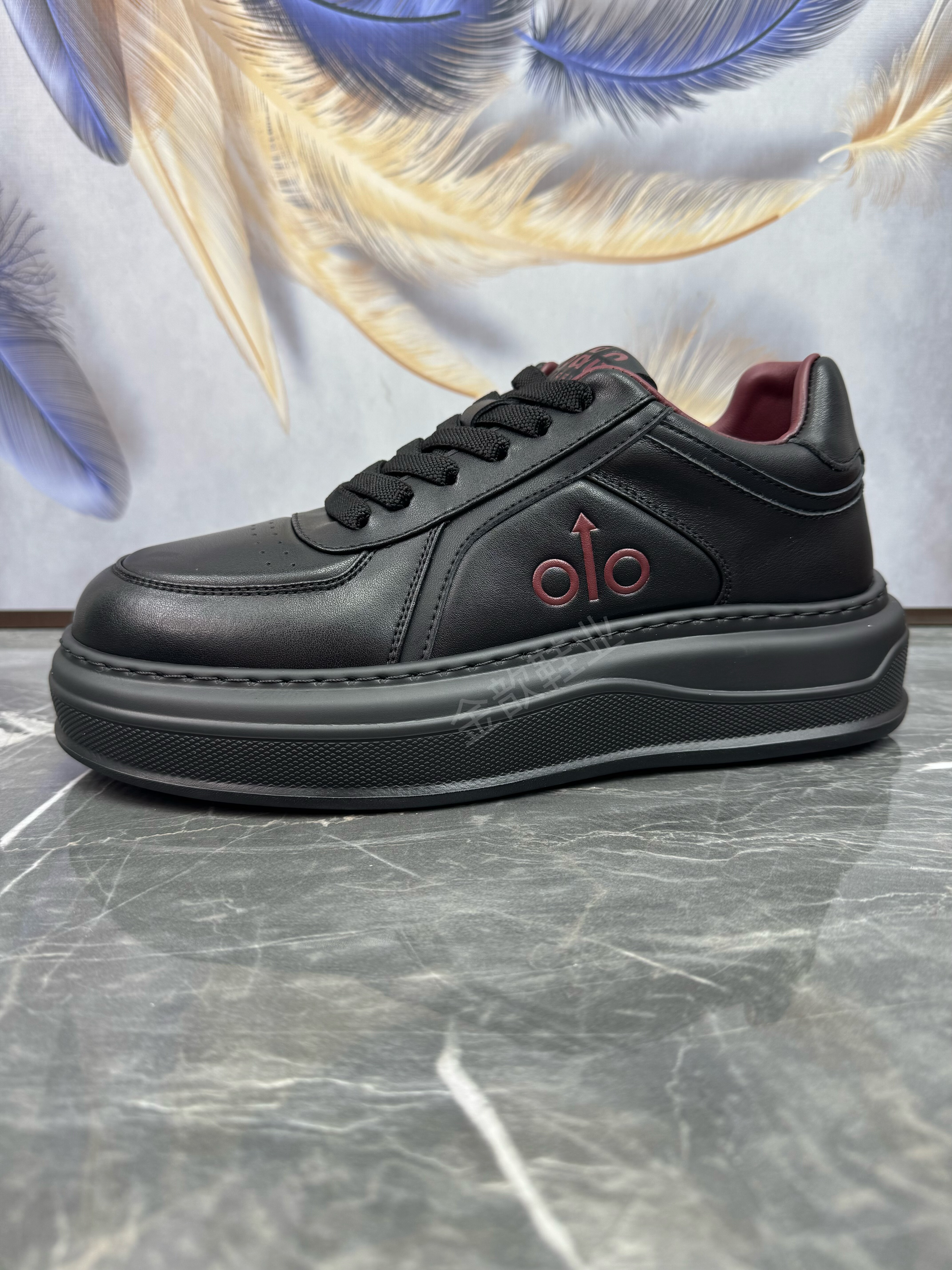 秋季百搭轻便软底真皮休闲板鞋男