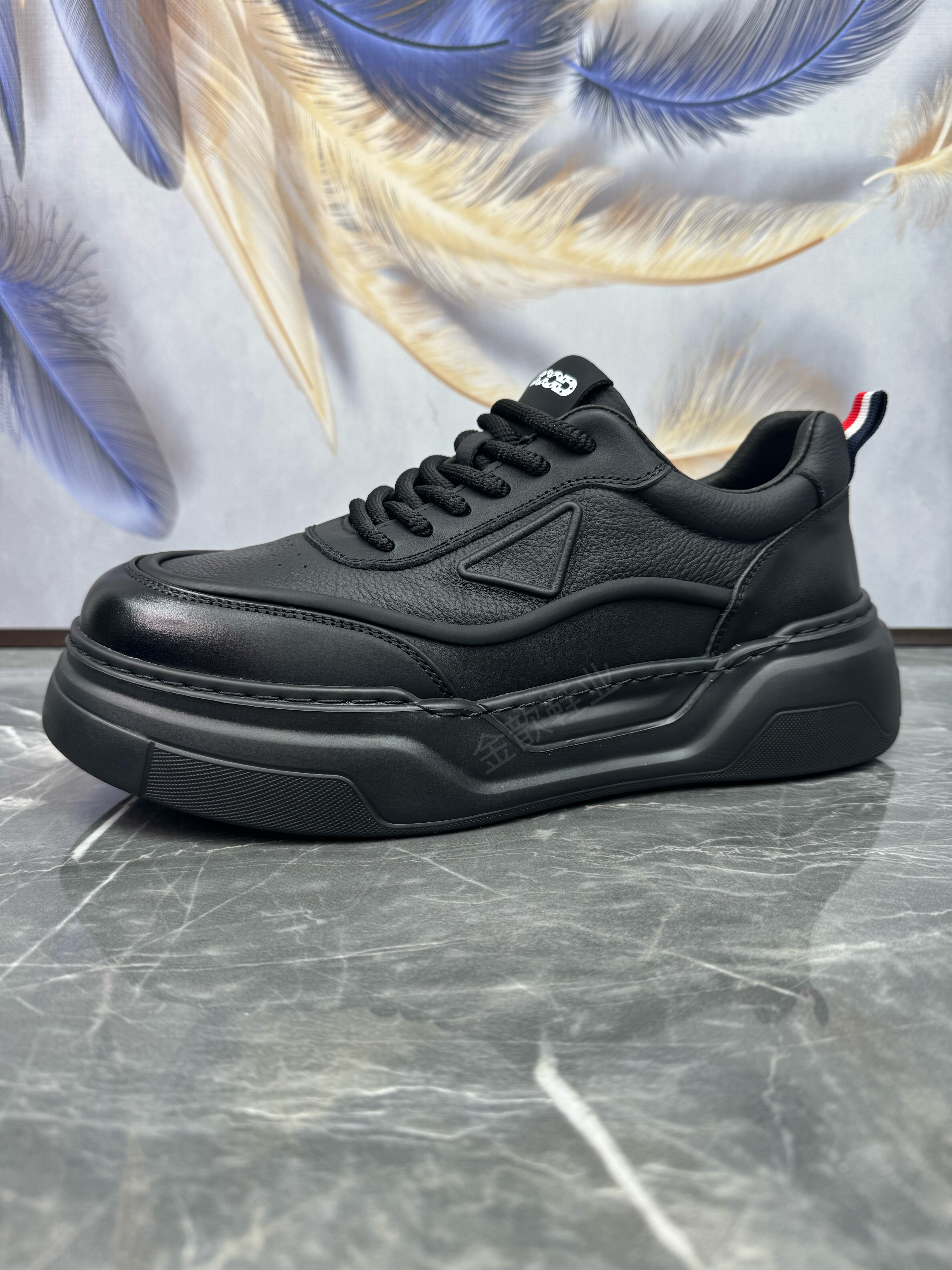 秋季头层牛皮轻便软厚底休闲板鞋