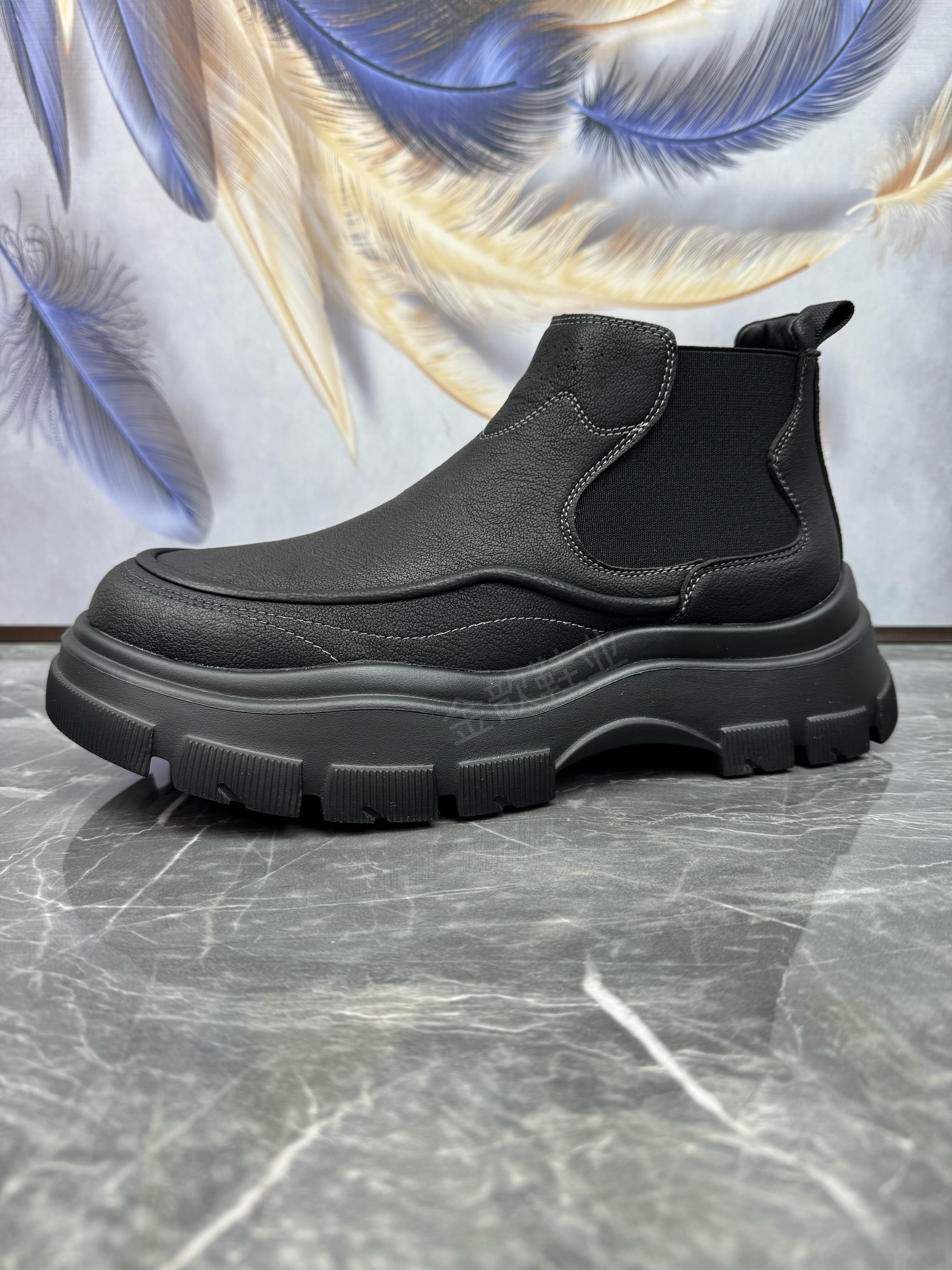 秋季轻便厚底真皮短靴休闲工装靴