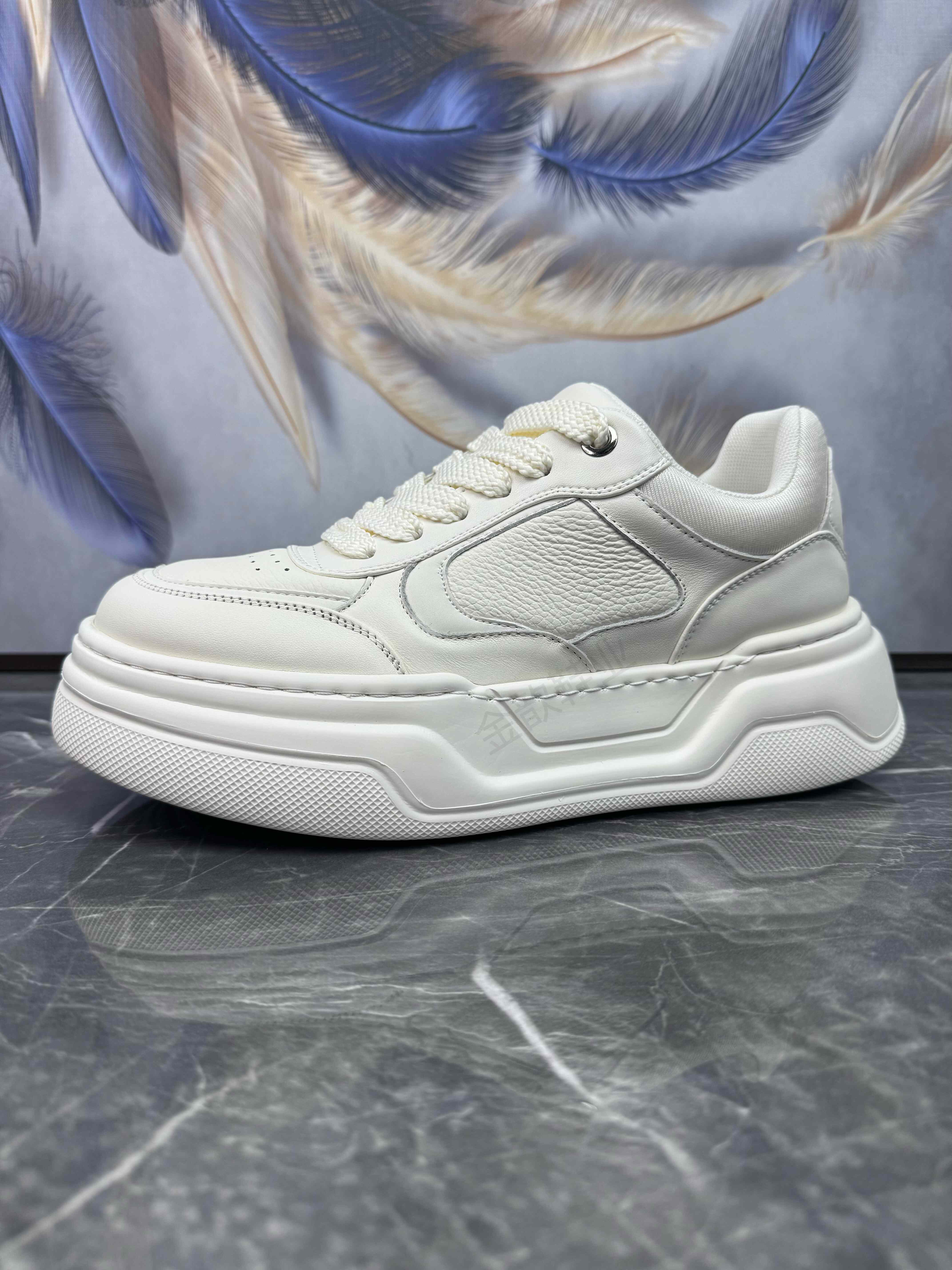 头层牛皮百搭轻便软厚底休闲板鞋