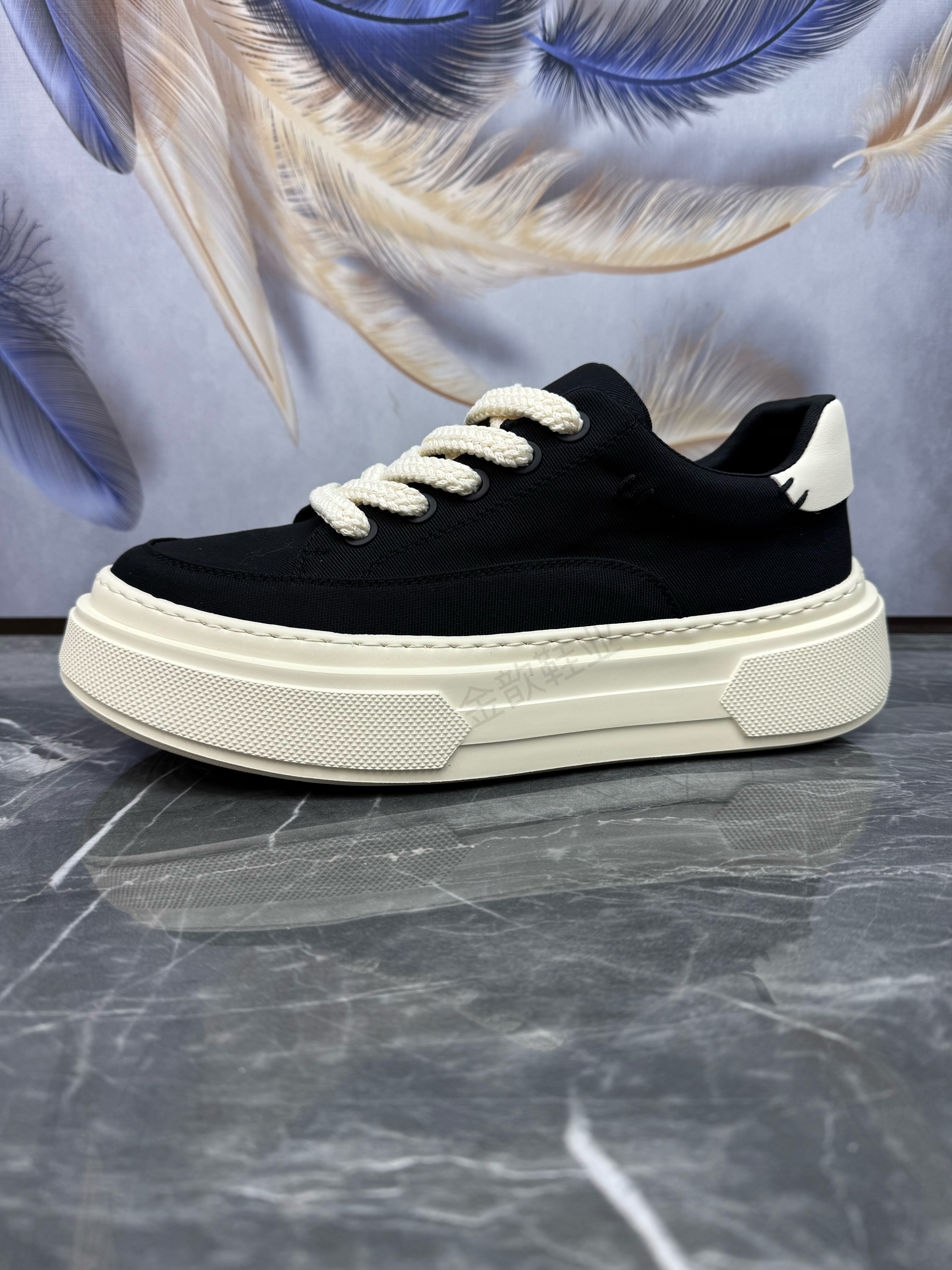 男鞋2026春季新款轻便软底简约百搭厚底牛仔布透气运动休闲布鞋男