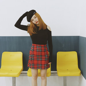 XJLYHZX显瘦格子短裙性感开叉