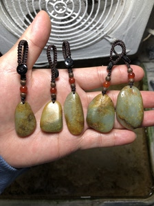 正品新疆籽料原石原皮原籽无修型无二上玩料雕刻吊坠钥匙手机链