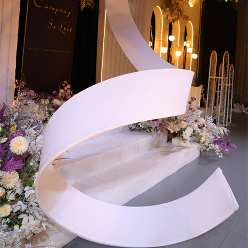 婚庆舞台布置弧形吊顶挂件自由曲线阳光板婚庆堂螺旋弧形挂件装饰