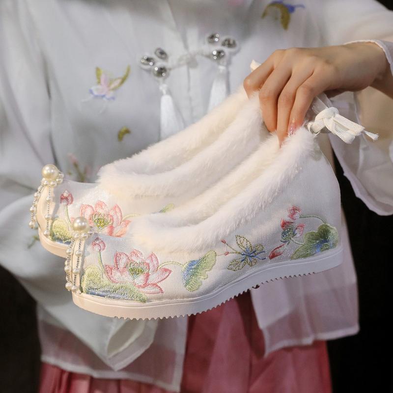 古风鞋子女汉服鞋加绒内增高翘头履绣花鞋古装明制冬季汉元素布鞋