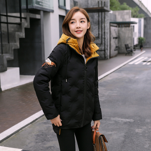 刺绣羽绒服女短款2025新款加厚韩版连帽修身金丝绒撞色冬季羽绒衣