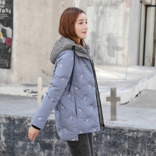 刺绣羽绒服女短款2025新款韩版茧型加厚冬季撞色格子白鸭绒羽绒衣