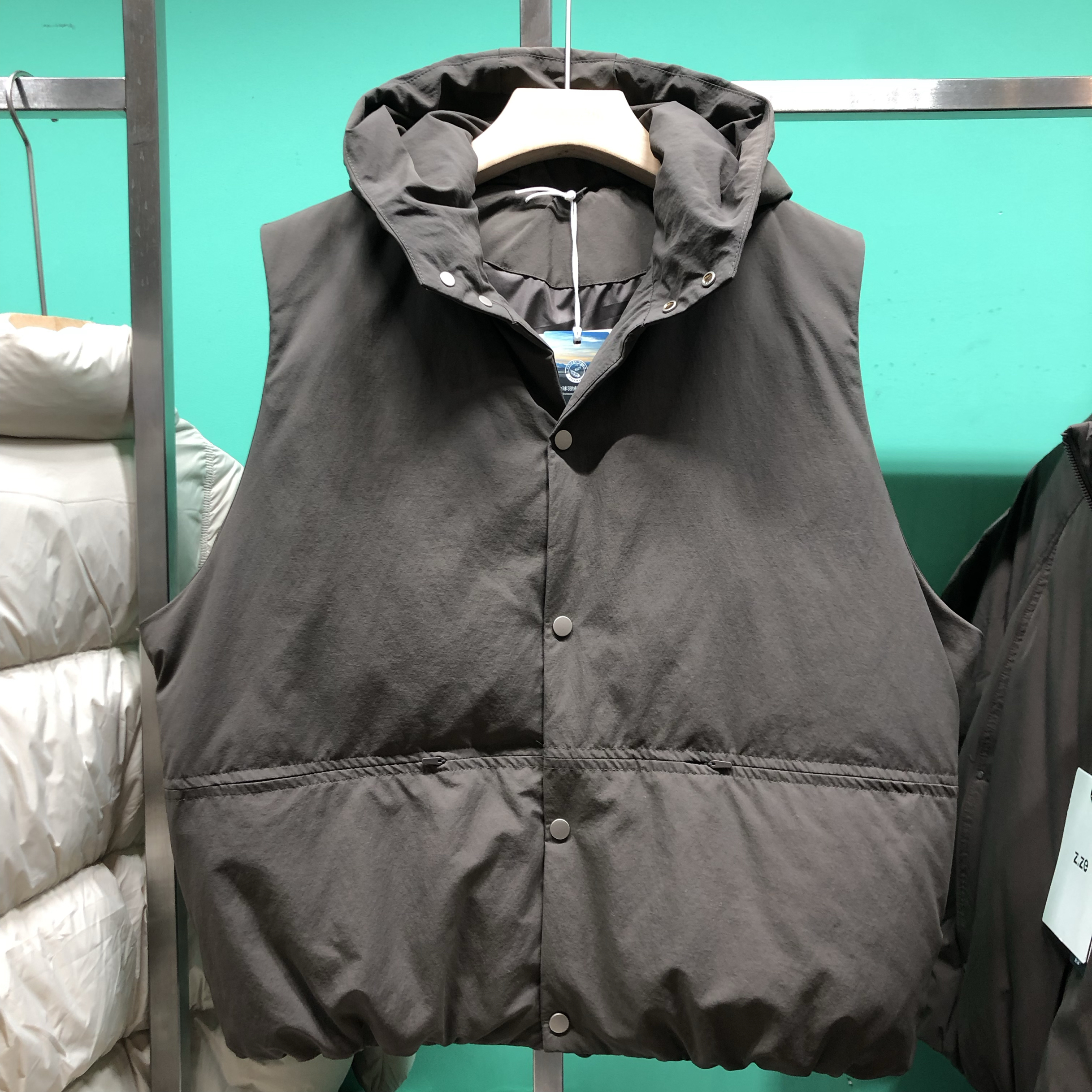 2025冬季韩版男士连帽羽绒马甲时尚百搭休闲保暖背心坎肩外套男潮