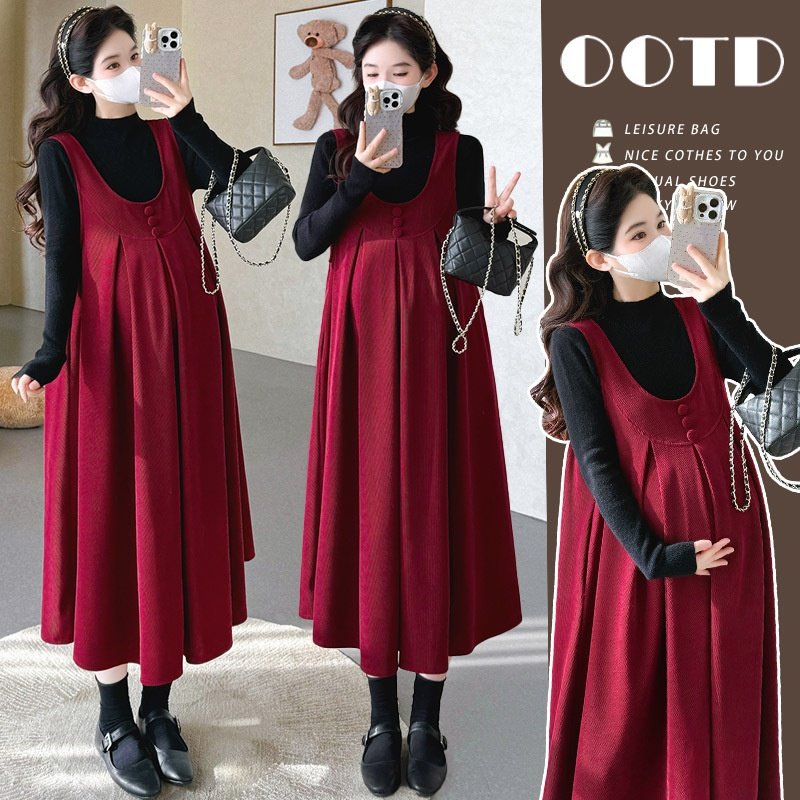 气质实拍孕妇简约冬季新款针织打底上衣灯芯绒中长款背带裙两件套