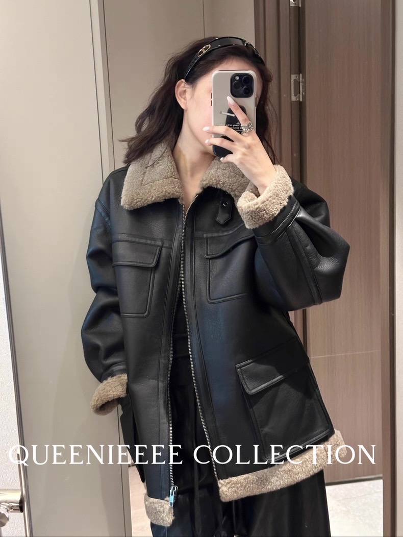 QUEENIE2025秋冬新款环保皮毛一体羊羔毛拼接翻领短款皮衣外套女