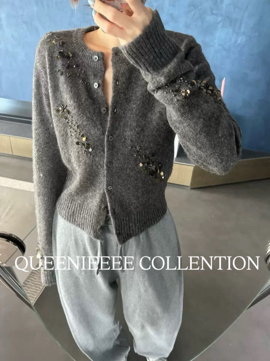 QUEENIE2025秋冬新款董洁同款手工钉珠垫肩羊毛开衫长袖针织外套