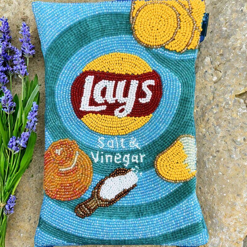 新款个性手拿包乐事薯片包装手机袋双面珠绣搞怪生日礼物斜挎包女