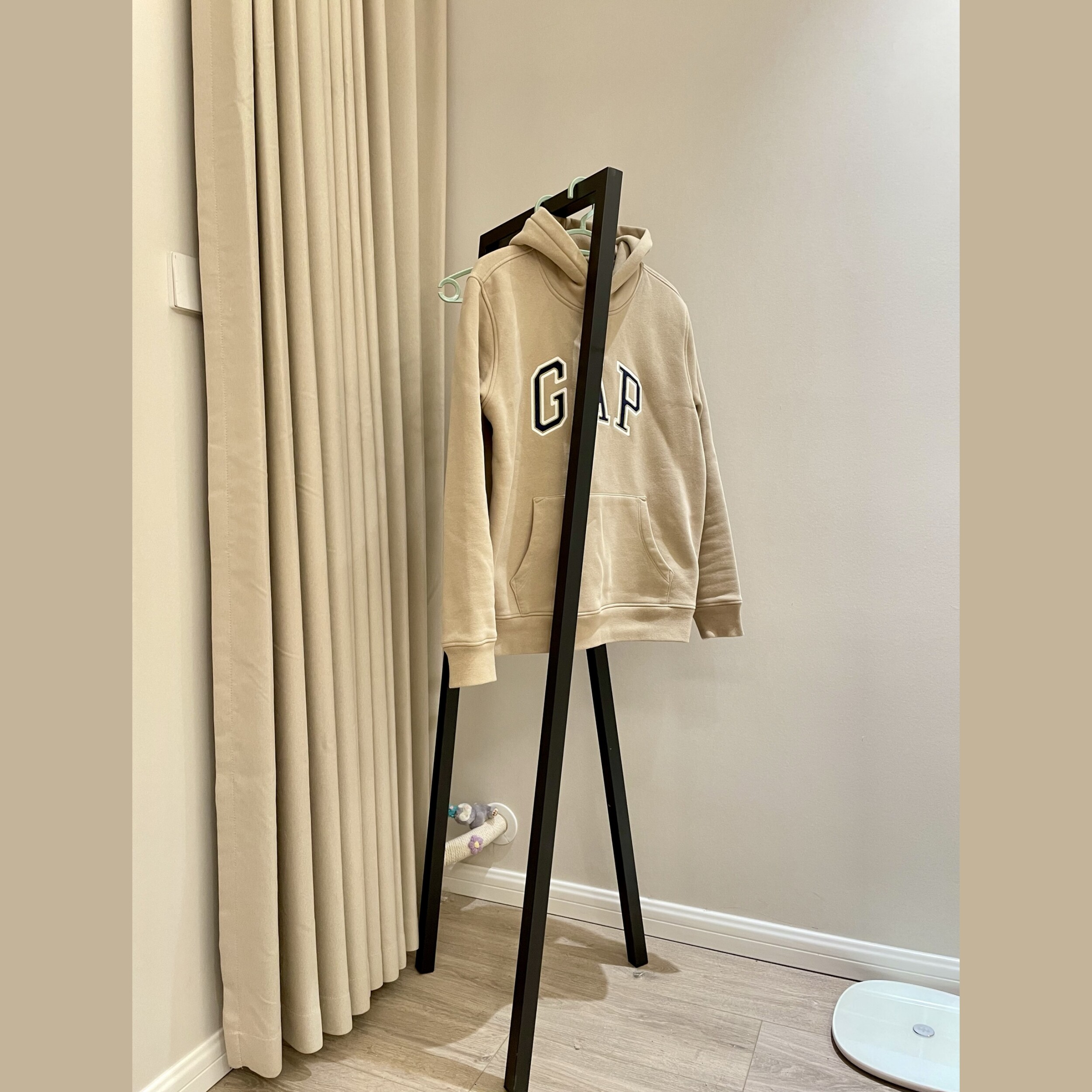 hya挂衣架三角钢管家用落地衣帽架卧室ins现代极简风创意家具网红